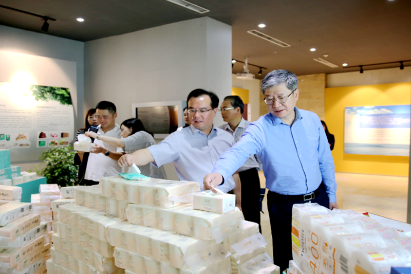 2019年 5月22日，時(shí)任浙江省社會(huì)組織綜合黨委專職副書記、省民政廳社會(huì)組織管理局局長蔡國華蒞臨景興紙業(yè)調(diào)研企業(yè)發(fā)展情況和黨建工作