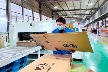 助力守“滬”，同心抗“疫”|  平湖景包高質(zhì)、保量趕制上海民生保障物資的配套紙箱