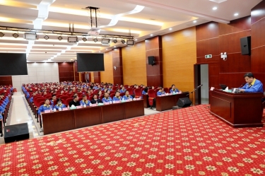 ? 學(xué)習(xí)榜樣，凝聚力量！景興紙業(yè)召開(kāi)陳良杰同志先進(jìn)事跡報(bào)告會(huì)