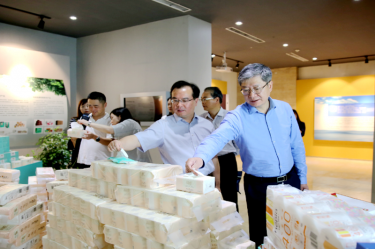 2019年 5月22日，時(shí)任浙江省社會(huì)組織綜合黨委專職副書記、省民政廳社會(huì)組織管理局局長(zhǎng)蔡國(guó)華蒞臨景興紙業(yè)調(diào)研企業(yè)發(fā)展情況和黨建工作